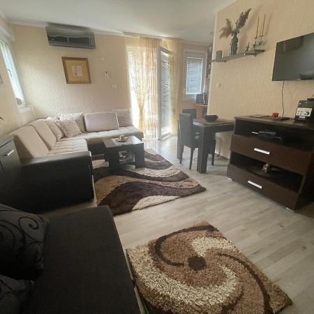 Studio Apartment For Rent In بودفا المظهر الخارجي الصورة
