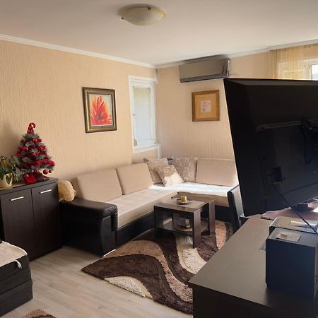 Studio Apartment For Rent In بودفا المظهر الخارجي الصورة