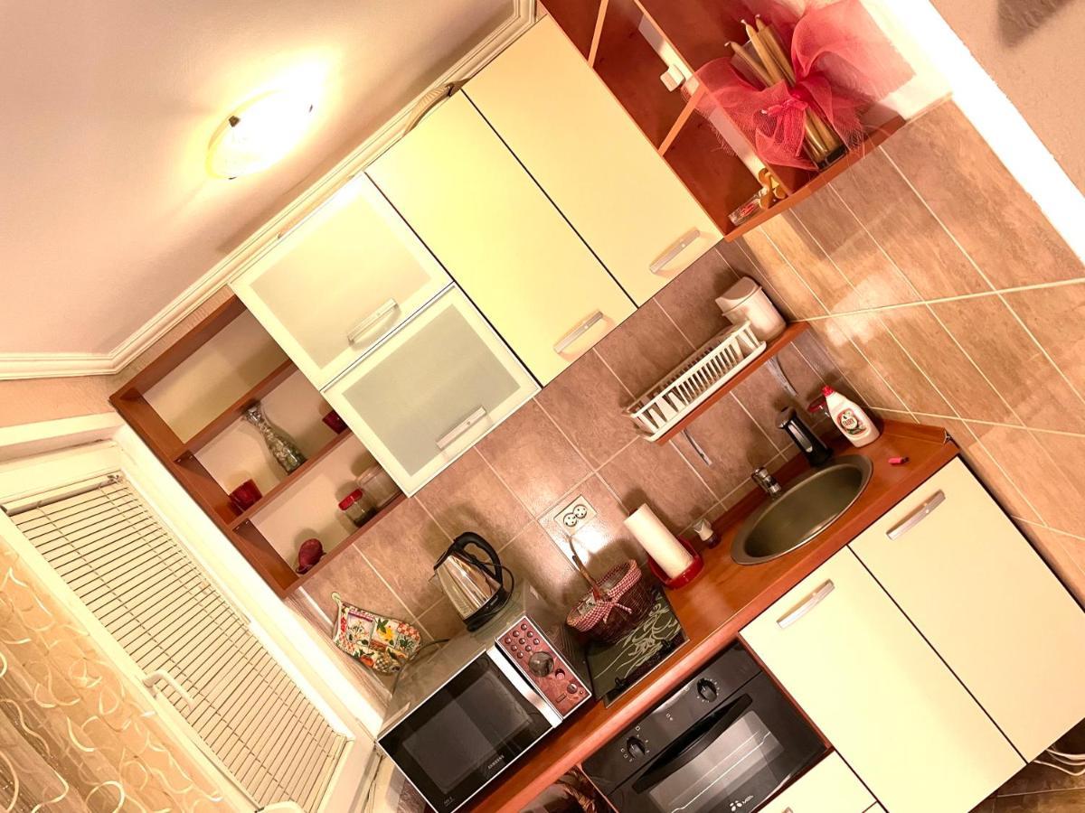 Studio Apartment For Rent In بودفا المظهر الخارجي الصورة