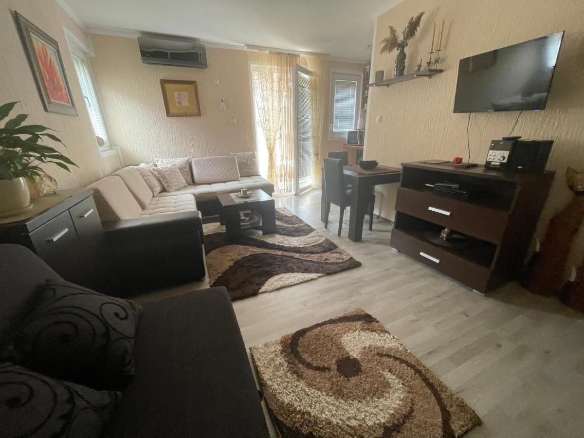 Studio Apartment For Rent In بودفا المظهر الخارجي الصورة