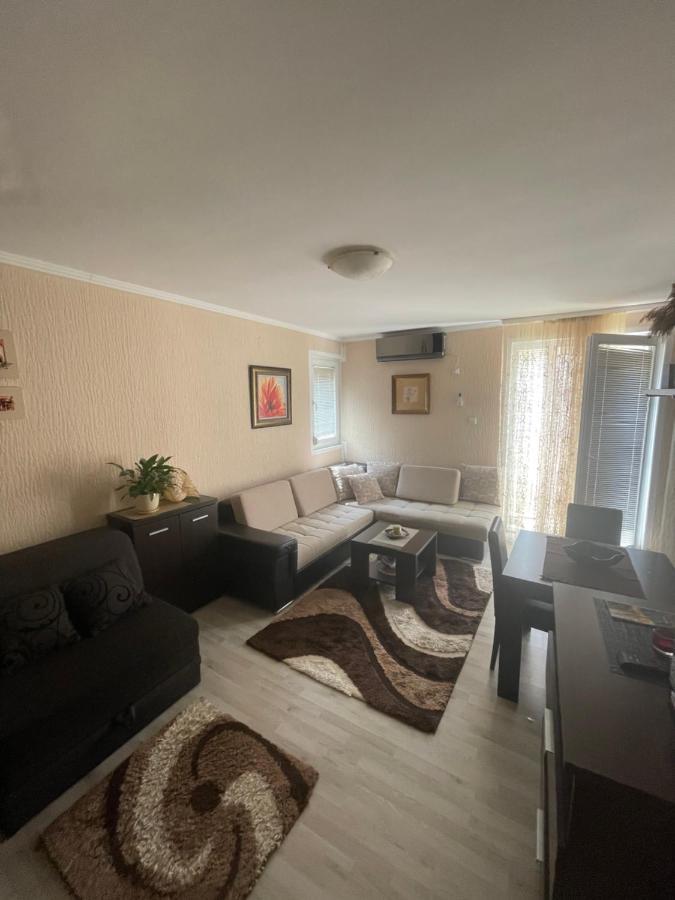 Studio Apartment For Rent In بودفا المظهر الخارجي الصورة