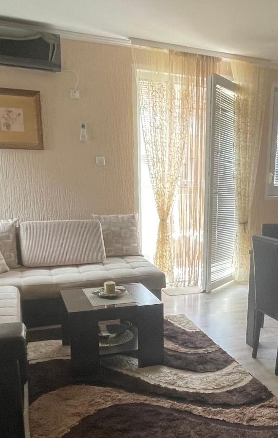 Studio Apartment For Rent In بودفا المظهر الخارجي الصورة